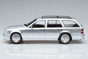 Mercedes E36 AMG S124 Argento Otto 1:18 OT889 Resina — immagine 3 di 6