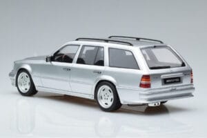 Mercedes E36 AMG S124 Argento Otto 1:18 OT889 Resina — immagine 5 di 6