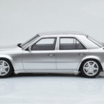 Mercedes E500 W124 Argento Otto 1:18 - image 3 of 6