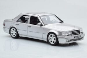Mercedes E500 W124 Argento Otto 1:18 OT623 Resina — immagine 4 di 6