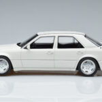Mercedes E60 AMG W124 Bianco Otto 1:18 - image 3 of 6