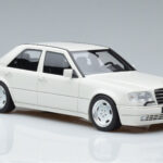 Mercedes E60 AMG W124 Bianco Otto 1:18 - image 4 of 6