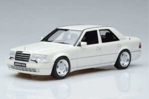 Mercedes E60 AMG W124 Bianco Otto 1:18