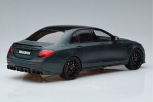 Mercedes E63 AMG Brabus 800 W213 Verde GT Spirit 1:18 GT208 Resina — immagine 2 di 6