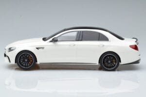 Mercedes AMG E63 S W213 Bianco GT Spirit 1:18 B66965711 Resina — immagine 3 di 6