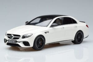 Mercedes AMG E63 S W213 Bianco GT Spirit 1:18 B66965711