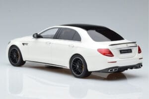 Mercedes AMG E63 S W213 Bianco GT Spirit 1:18 B66965711 Resina — immagine 5 di 6