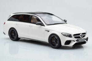 Mercedes AMG E63 S S213 T-Model Bianco GT Spirit 1:18 GT795 Resina — immagine 4 di 6