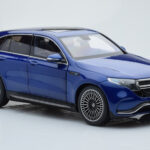 Mercedes EQC 400 Brilliant Blu NZG 1:18 - image 6 of 8