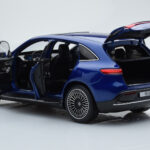 Mercedes EQC 400 Brilliant Blu NZG 1:18 - image 7 of 8
