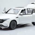 Mercedes EQC 400 Diamond Bianco NZG 1:18 - image 2 of 8