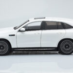 Mercedes EQC 400 Diamond Bianco NZG 1:18 - image 4 of 8