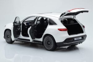 Mercedes EQC 400 Diamond Bianco NZG 1:18 B66963756 Pressofusione — immagine 5 di 8