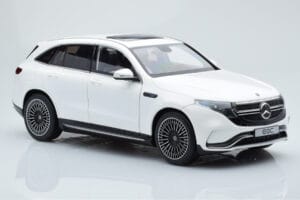 Mercedes EQC 400 Diamond Bianco NZG 1:18 B66963756 Pressofusione — immagine 6 di 8