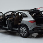 Mercedes EQE SUV X294 AMG Line Alpine Grigio NZG 1:18 - image 5 of 8