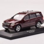 Mercedes GL X164 Cornaline Rosso Minichamps 1:43 - image 2 of 4