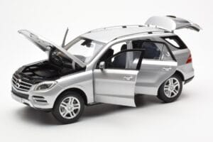 Mercedes M-Class W166 Iridium Argento Metallizzato Minichamps 1:18 B66960064 Pressofusione — immagine 2 di 8
