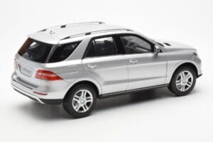 Mercedes M-Class W166 Iridium Argento Metallizzato Minichamps 1:18 B66960064 Pressofusione — immagine 3 di 8