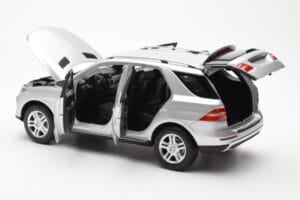 Mercedes M-Class W166 Iridium Argento Metallizzato Minichamps 1:18 B66960064 Pressofusione — immagine 5 di 8
