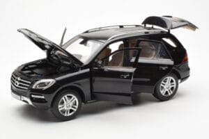 Mercedes M-Class W166 Obsidian Nero Metallizzato Minichamps 1:18 B66960063 Pressofusione — immagine 2 di 8