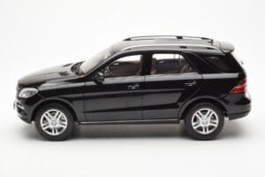 Mercedes M-Class W166 Obsidian Nero Metallizzato Minichamps 1:18 B66960063 Pressofusione — immagine 4 di 8