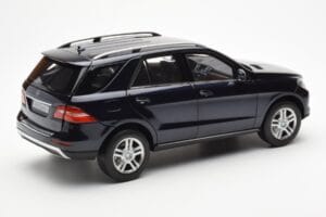 Mercedes M-Class W166 Tansanite Blu Metallizzato Minichamps 1:18 B66960065 Pressofusione — immagine 3 di 8