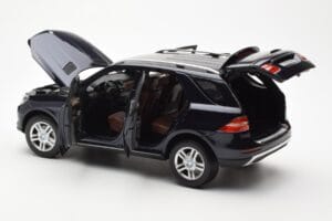 Mercedes M-Class W166 Tansanite Blu Metallizzato Minichamps 1:18 B66960065 Pressofusione — immagine 5 di 8