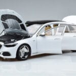 Mercedes Maybach S600 W222 V12 Biturbo Diamond Bianco Almost Real 1:18 - image 2 of 11