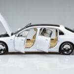 Mercedes Maybach S600 W222 V12 Biturbo Diamond Bianco Almost Real 1:18 - image 5 of 11