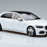 Mercedes Maybach S600 W222 V12 Biturbo Diamond Bianco Almost Real 1:18 - image 6 of 11