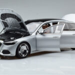 Mercedes Maybach S600 W222 V12 Biturbo Hightech Argento Almost Real 1:18 - image 2 of 12