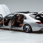 Mercedes Maybach S600 W222 V12 Biturbo Hightech Argento Almost Real 1:18 - image 8 of 12