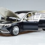Mercedes Maybach S650 X222 Blu Argento Norev 1:18 B66960615 Pressofusione - image 2 of 7