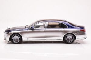 Mercedes Maybach S680 W223 Nautical Blu Cirrus Argento Almost Real 1:18 820125 Pressofusione — immagine 4 di 8
