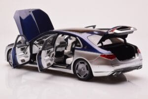 Mercedes Maybach S680 W223 Nautical Blu Cirrus Argento Almost Real 1:18 820125 Pressofusione — immagine 5 di 8