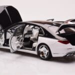 Mercedes Maybach S680 W223 Obsidian Nero Diamond Bianco Almost Real 1:18 - image 4 of 7