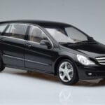 Mercedes R-Class W251 Obsidian Nero Minichamps 1:18 B66962325 Pressofusione - image 5 of 7