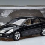 Mercedes R-Class W251 Obsidian Nero Minichamps 1:18 B66962325 Pressofusione - image 7 of 7