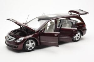 Mercedes R-Class W251 Rosso Metallizzato Minichamps 1:18 150034602 Pressofusione — immagine 2 di 8