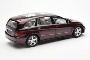 Mercedes R-Class W251 Rosso Metallizzato Minichamps 1:18 150034602 Pressofusione — immagine 3 di 8