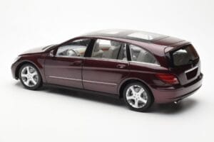 Mercedes R-Class W251 Rosso Metallizzato Minichamps 1:18 150034602 Pressofusione — immagine 7 di 8