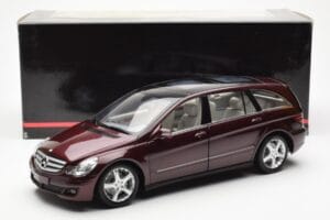 Mercedes R-Class W251 Rosso Metallizzato Minichamps 1:18 150034602 Pressofusione — immagine 8 di 8