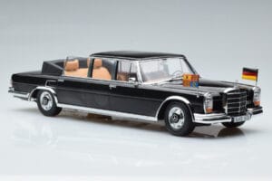Mercedes 600 Pullman W100 Landaulet Queen Elizabeth II KK-Scale 1:18 KKDC181185 Pressofusione — immagine 4 di 6