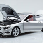 Mercedes S-Class W222 Iridium Argento Norev 1:18 - image 2 of 8