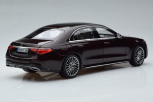 Mercedes S-Class W223 AMG Line Rosso Norev 1:18 183804 Pressofusione — immagine 3 di 8