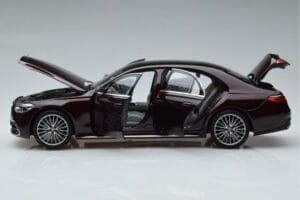 Mercedes S-Class W223 AMG Line Rosso Norev 1:18 183804 Pressofusione — immagine 4 di 8