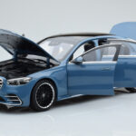 Mercedes S-Class W223 Vintage Blu Norev 1:18 - image 2 of 7