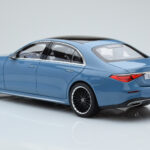 Mercedes S-Class W223 Vintage Blu Norev 1:18 - image 6 of 7