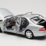 Mercedes S600 W220 Argento Metallizzato Norev 1:18 - image 5 of 8