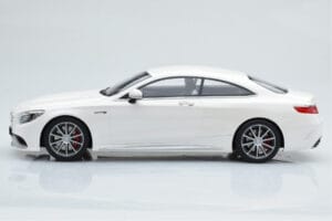 Mercedes AMG S63 C217 Coupe Bianco GT Spirit 1:18 B66960372 Resina — immagine 3 di 6